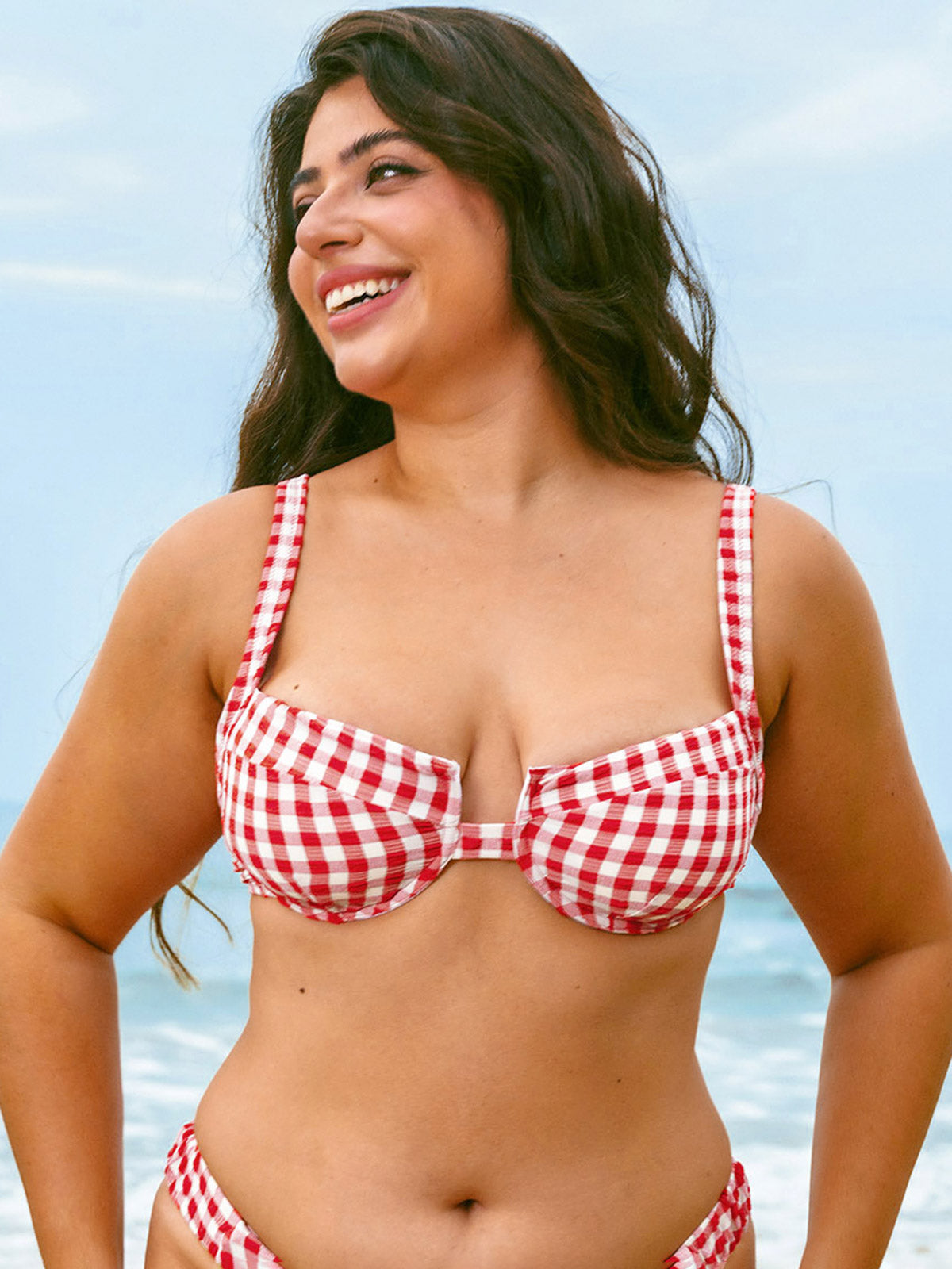 Top de bikini a cuadros con aros