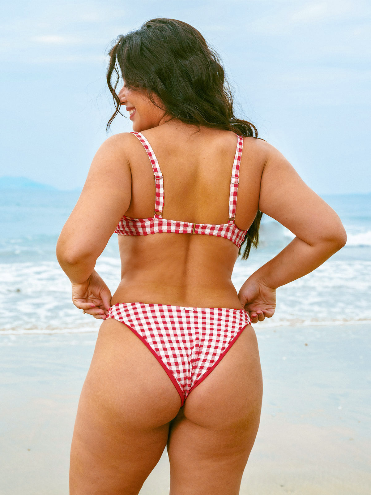 Top de bikini a cuadros con aros