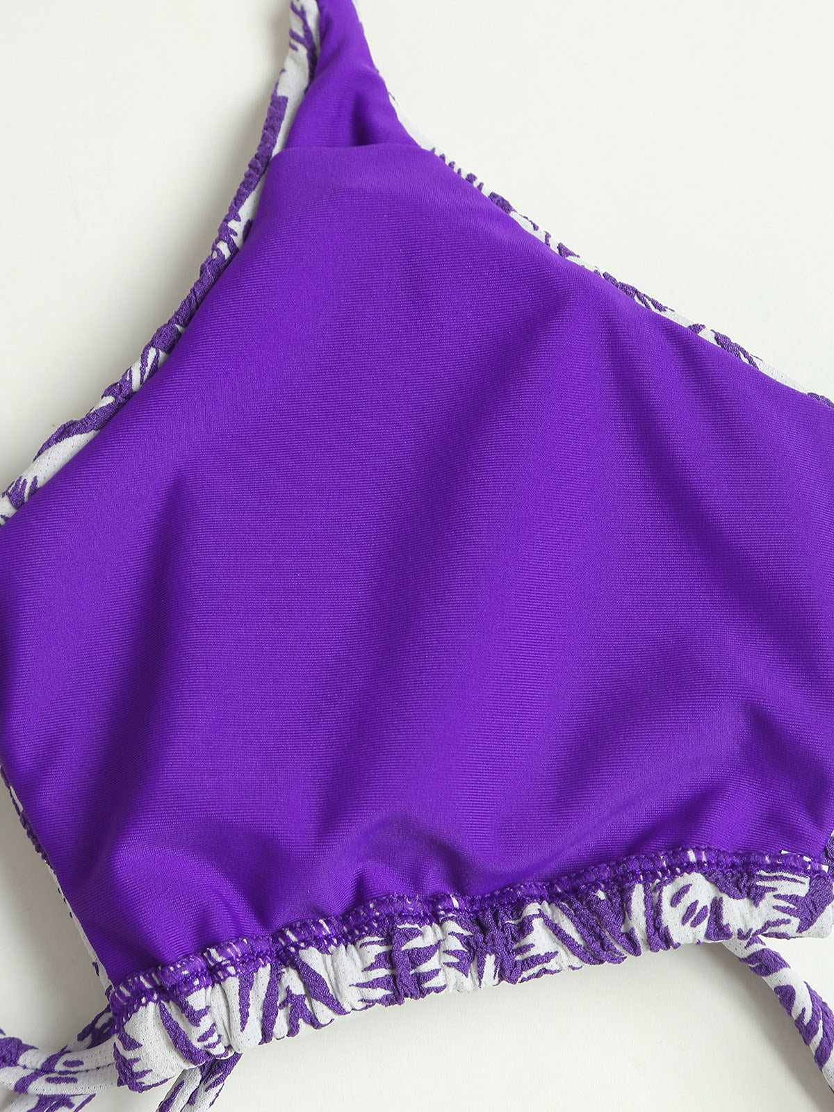 Bikini Top Aura Lila Texturizado con Recortes